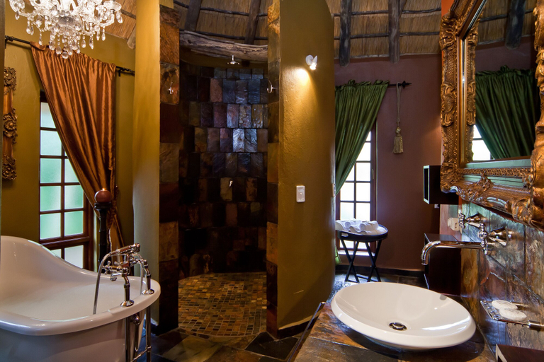 Bathroom 5, Aquanzi Lodge, City of Johannesburg