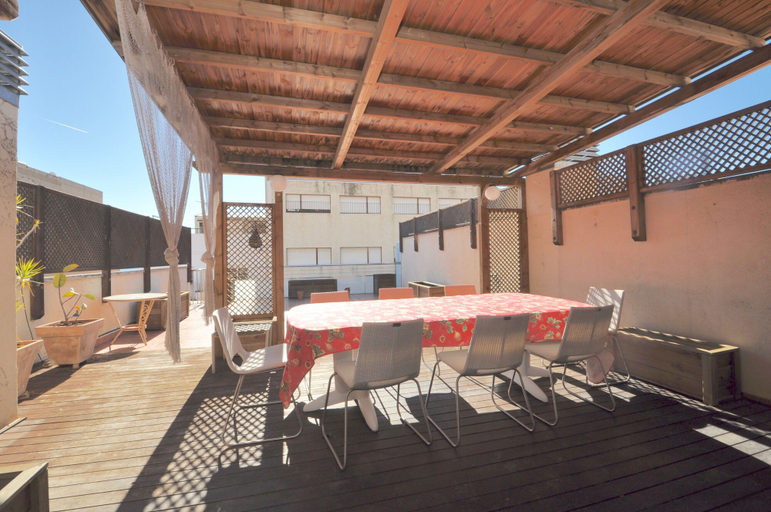 Food & Drinks, Apartamento Duplex Llaverias, Girona