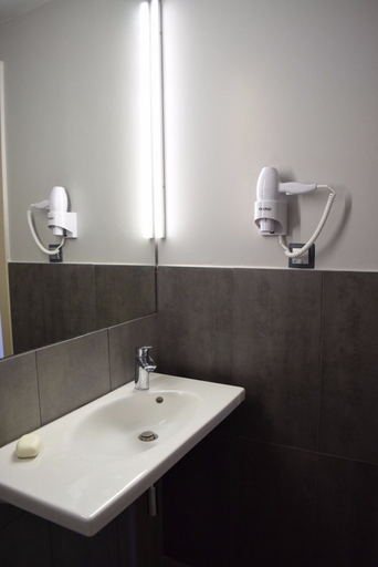 Bathroom 5, Urban Donkey, Central Macedonia