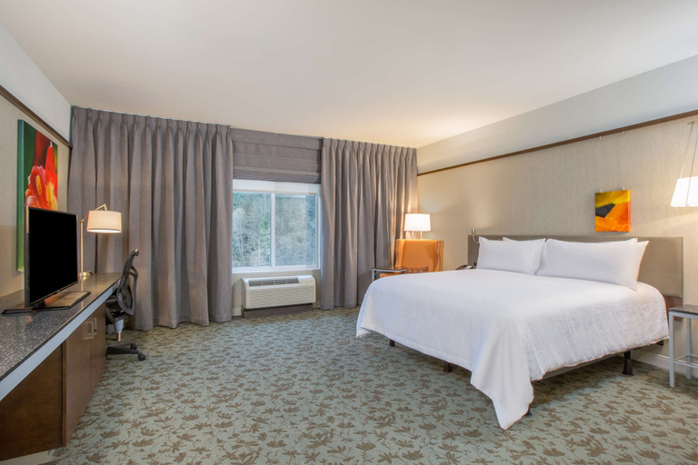Bedroom 3, Hilton Garden Inn Olympia, Thurston
