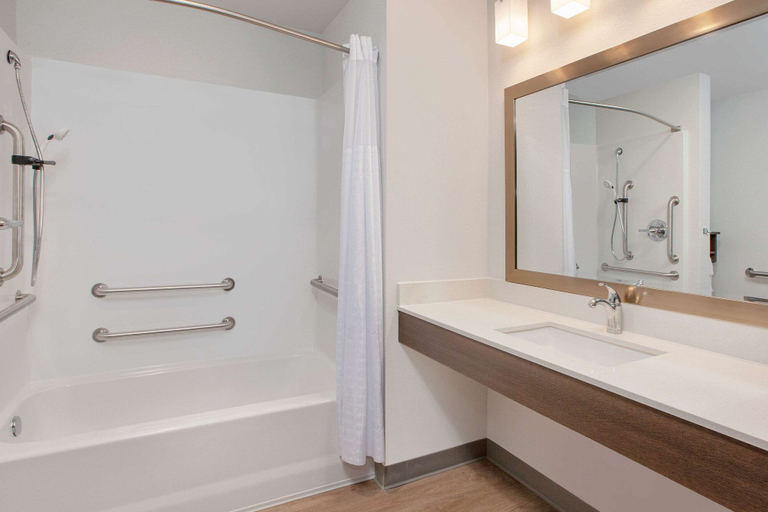 Bathroom, WoodSpring Suites Quantico, Stafford