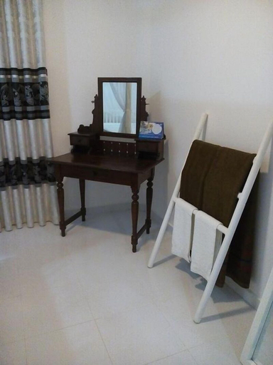 Others 5, Dineth Villa, Habaraduwa