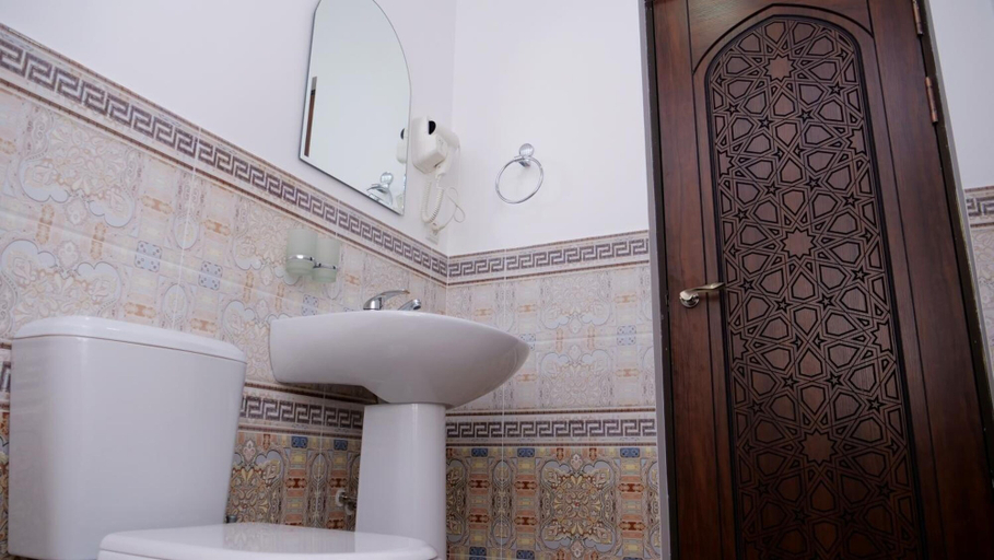 Bathroom 4, AYUB Modern & Heritage HOTEL, Buxoro