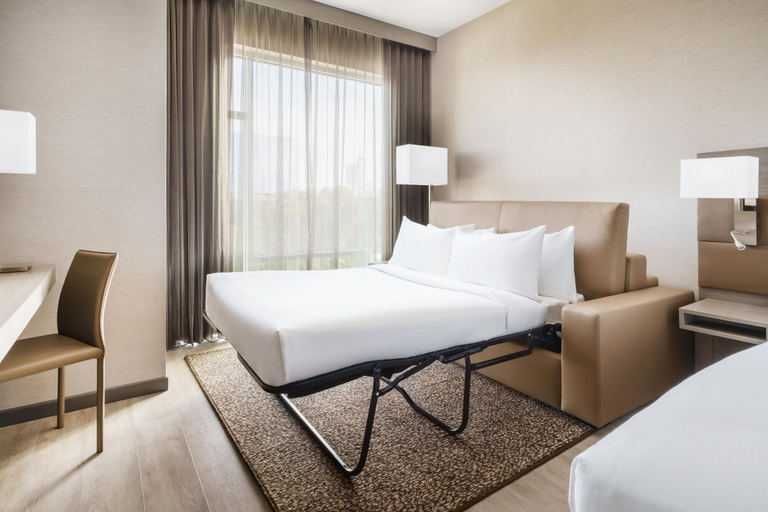 Bedroom 3, AC Hotel by Marriott Raleigh Downtown, Wake