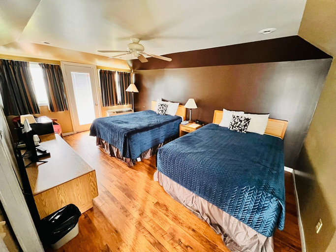 Bedroom 3, Caswell Resort Hotel, Parry Sound