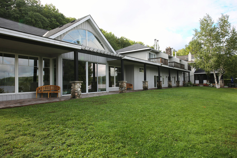 Exterior & Views 2, Sir Sam's Inn & Waterspa - Adults Only, Haliburton