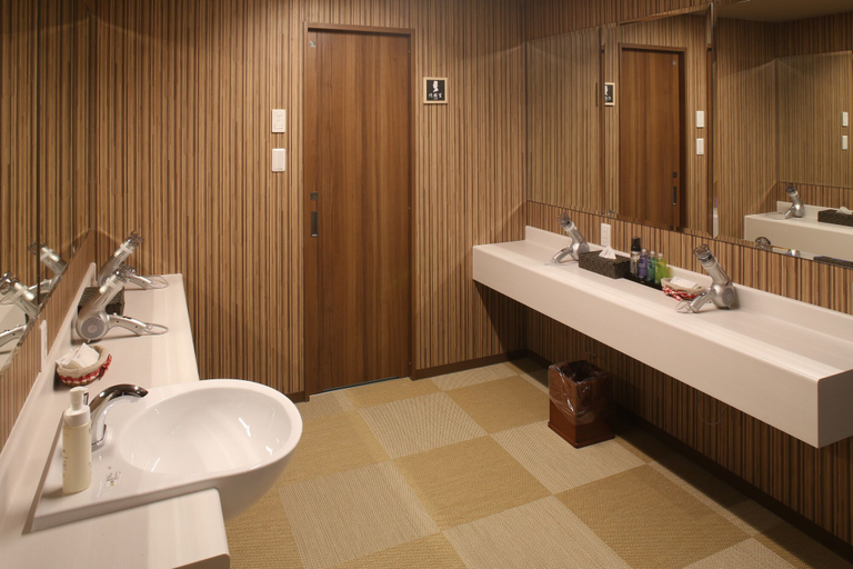 Bathroom 4, Kobe PortTower Hotel, Kobe