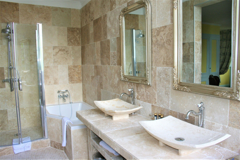 Bathroom 5, Château d'Ermenonville, Oise
