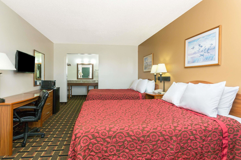 Bedroom 3, Days Inn by Wyndham Paxton, Keith