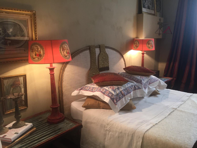 Bedroom 2, La Maison Rousseau, Gard