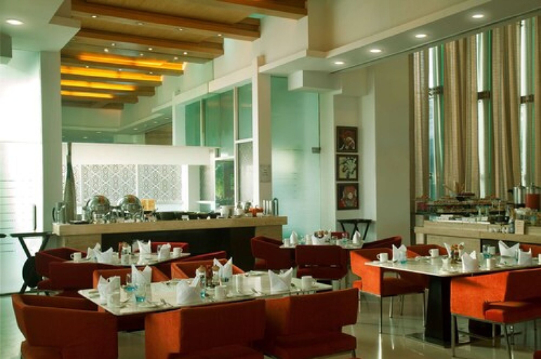 Food & Drinks 5, Radisson Blu Hotel Pune Kharadi, Pune