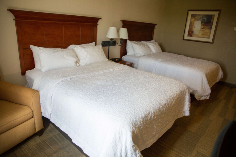 Bedroom 4, Hampton Inn & Suites Grenada, Grenada