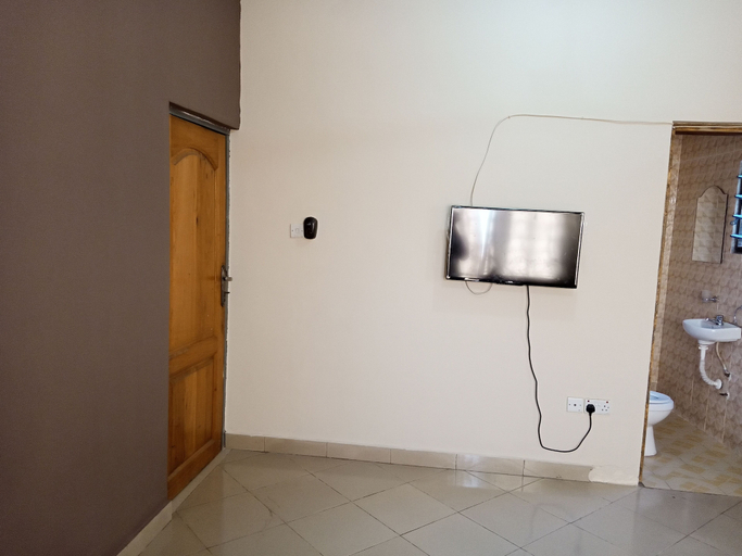 Bathroom, Ronna apartments at Lakeside Estates, Tema