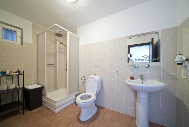 Bathroom 5, Miramar Pansiyon, Kaş