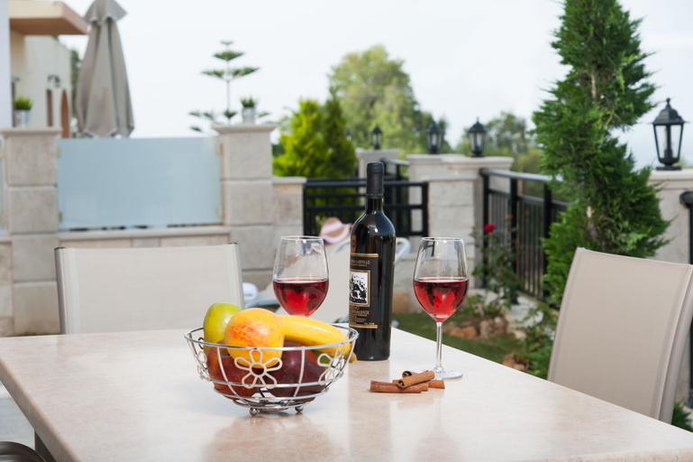 Food & Drinks 5, Villa Peonia & Villa Ortansia, Crete