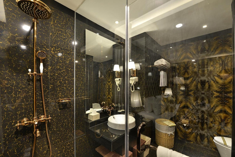 Bathroom 5, Amaroossa Grande Bekasi, Bekasi