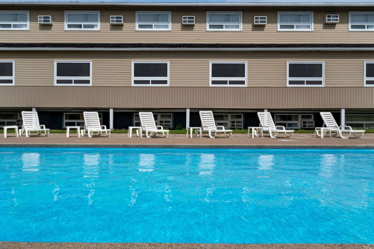 Exterior & Views 2, Days Inn by Wyndham Fredericton, York