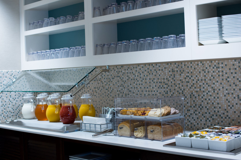 Food & Drinks 5, Hyatt House Naples/5th Avenue, Collier