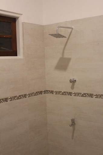 Bathroom 3, Hotel senora kataragama, Katharagama