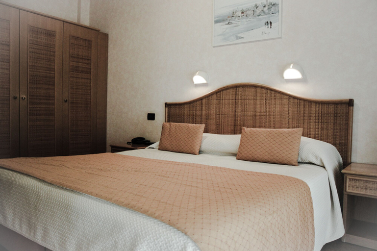 Bedroom 13