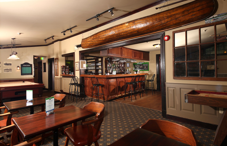 Food & Drinks 5, Sir Sam's Inn & Waterspa - Adults Only, Haliburton