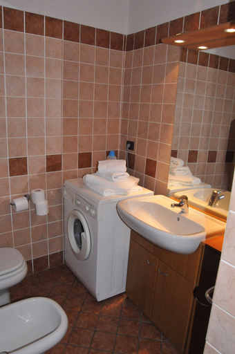 Bathroom 5, Antico Borgo, Bergamo
