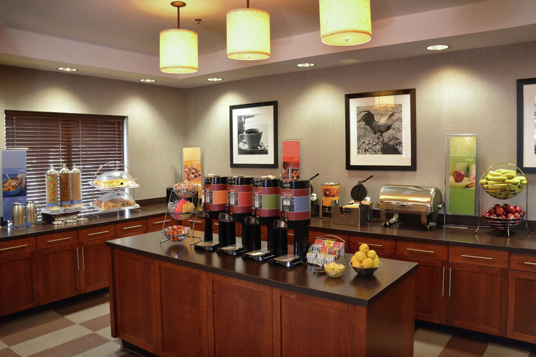 Food & Drinks 5, Hampton Inn Medford, Jackson