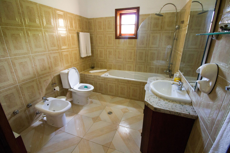 Bathroom 4, Hotel Praia, Água Grande