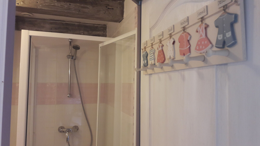 Bathroom 5, Le Doux Nid, Savoie