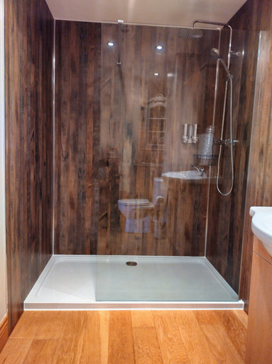 Bathroom 5, Glenn Eireann House, Causeway Coast and Glens