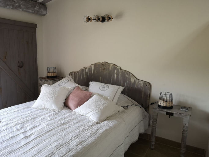 Bedroom 3, La petite plaine, Drôme