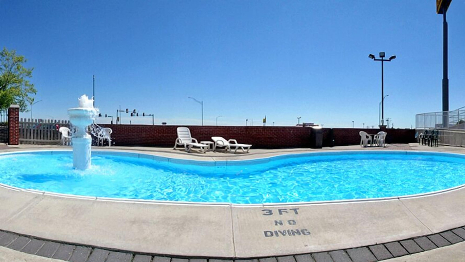 Sport & Beauty, Motel 6 – Chillicothe, MO, Livingston