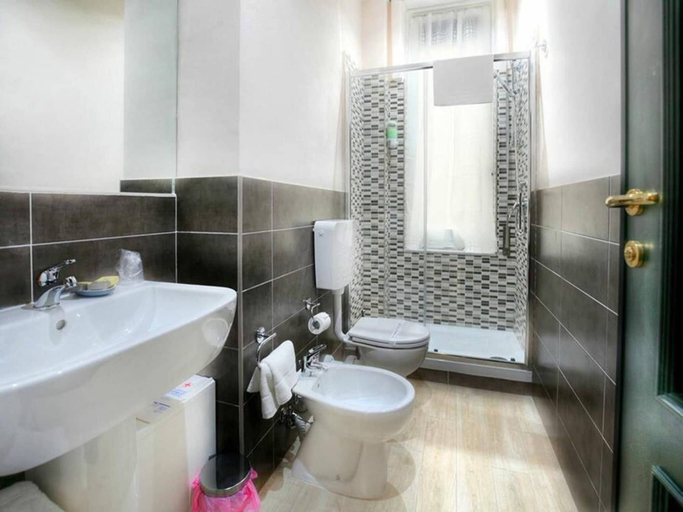 Bathroom 4, Guesthouse Vittoria Rooms, Genova