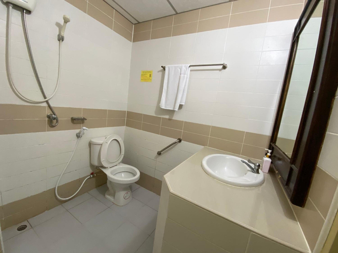 Bathroom 3, Sea Moscow, Pattaya