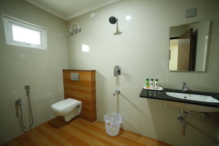 Bathroom 4, Hotel Sree Devi, Madurai