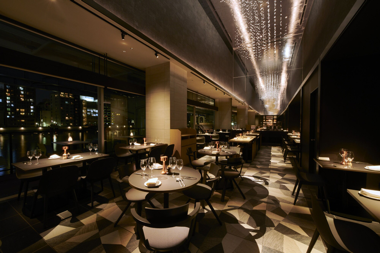 Food & Drinks 18