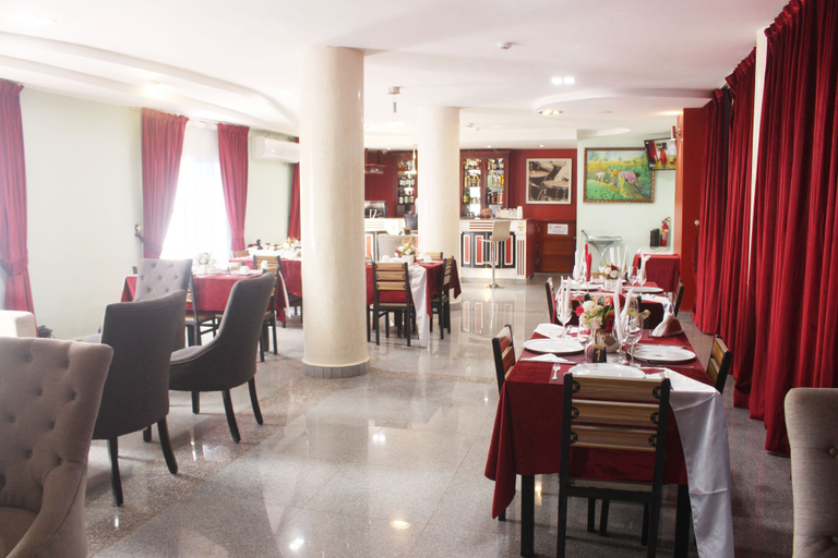 Food & Drinks 4, Safyad Hotel, Mfoundi
