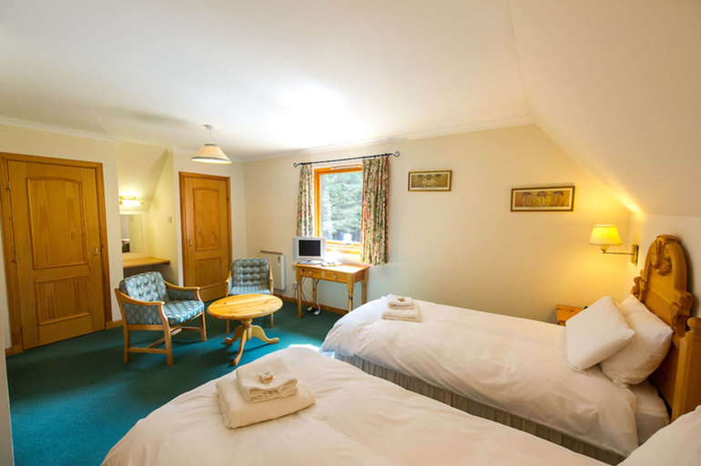 Bedroom 2, Beautiful 5 Star Chalet With Sauna and spa Bath, Stirling