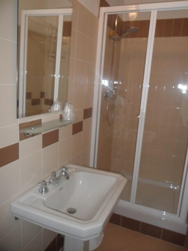 Bathroom 4, Albergo Giugni, Prato