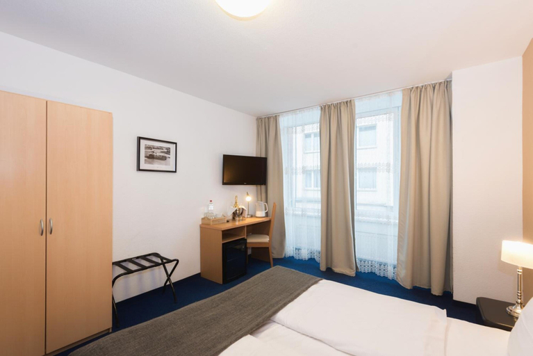 Bedroom 3, City Apart Hotel, Düsseldorf
