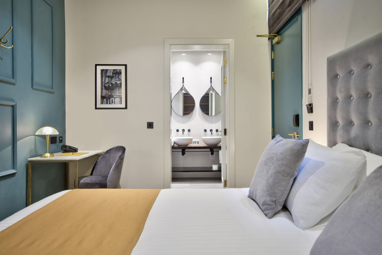 Bedroom 4, 23 Boutique
