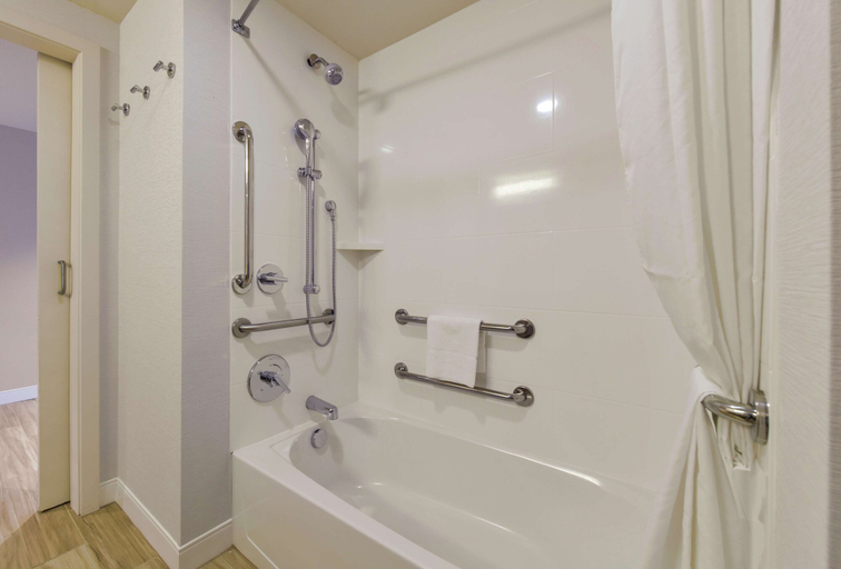 Bathroom 4, Hampton Inn & Suites Seattle/Redmond, King