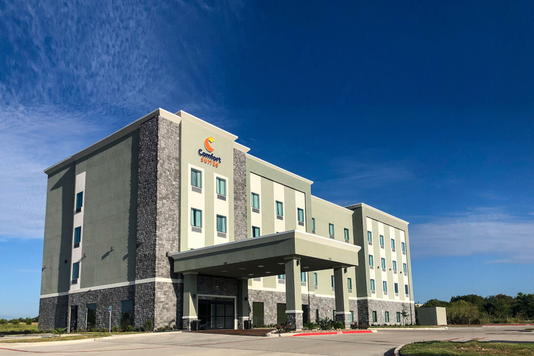 Exterior & Views 2, Comfort Suites DeSoto Dallas South, Dallas