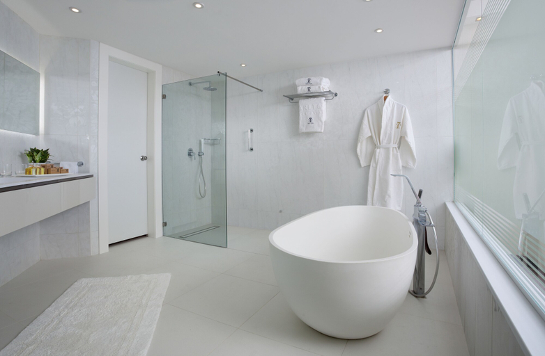 Bathroom 5, Carlton Tel Aviv Hotel