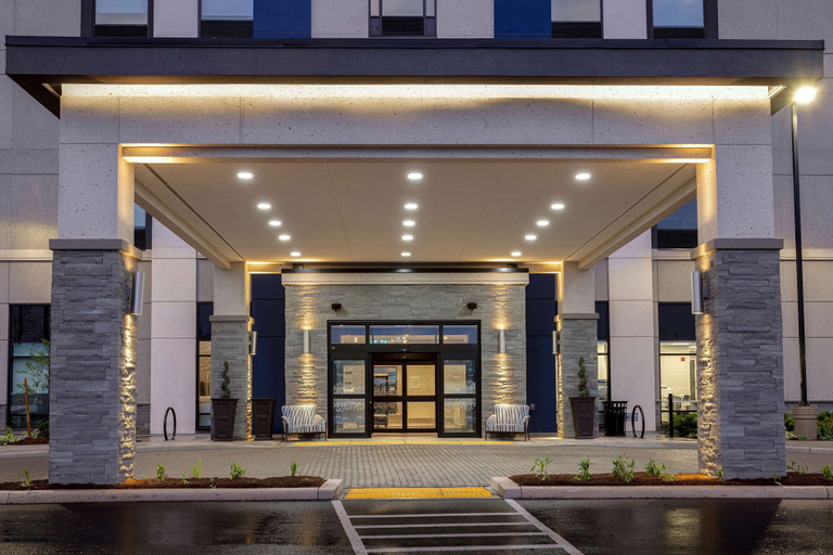 Exterior & Views 2, Hampton Inn & Suites by Hilton Burlington Toronto, Halton