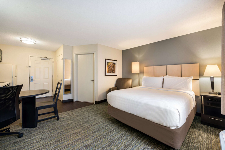 Bedroom 3, Sonesta Simply Suites Hampton, Hampton