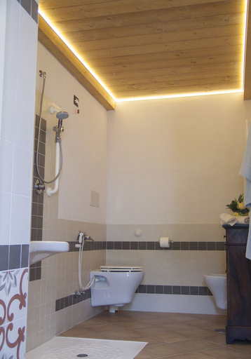Bathroom 4, Il Casino di Donna Maria, Cosenza