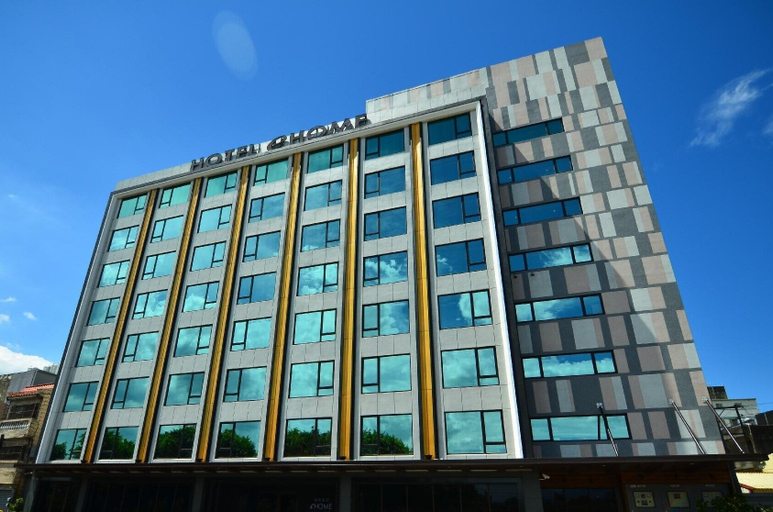 Exterior & Views