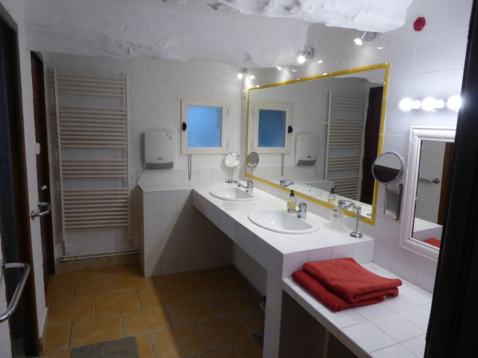 Bathroom, La Basserie, Tarn-et-Garonne