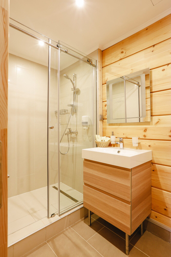 Bathroom, Okhta park, Vsevolzhskiy rayon